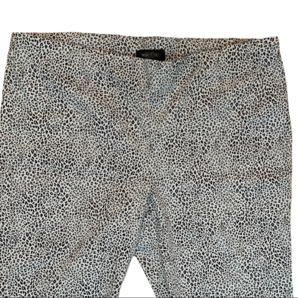 Michel Studio Leopard Black & White Stretch Capri Pants PLUS 18 - Picture 3 of 4